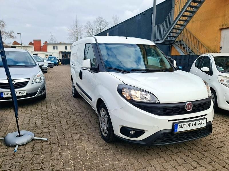 Gebraucht Fiat Doblò 101 PS (74 kW) 2019 Weiß Van / Kleinbus