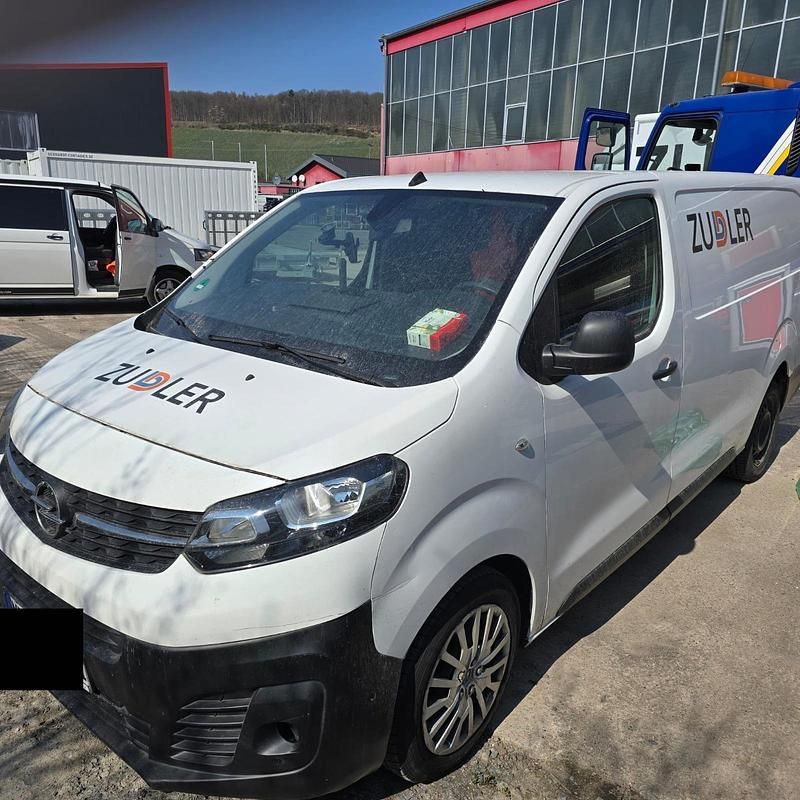 Gebraucht Opel Vivaro Basis 122 PS (89 kW) 2021 Weiß Van / Kleinbus