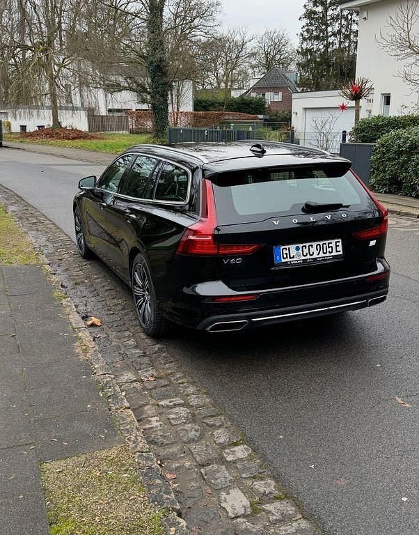 Gebraucht Volvo V60 Plus 349 PS (256 kW) 2023 Schwarz Kombi