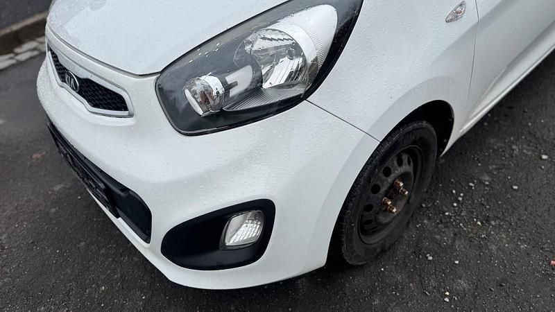 Gebraucht Kia Picanto 69 PS (50 kW) 2013 Weiß Kleinwagen