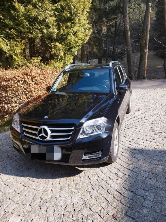 Schwarz Gebraucht 2011 Mercedes GLK200 SUV | 11.890 € (Etwas zu teuer) - Bild 1/4