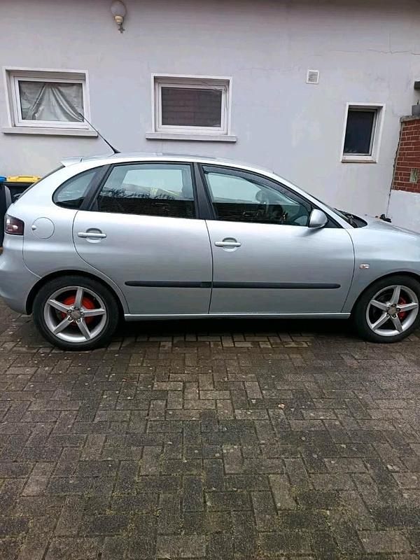Gebraucht Seat Ibiza 80 PS (58 kW) 2009 Silber Limousine
