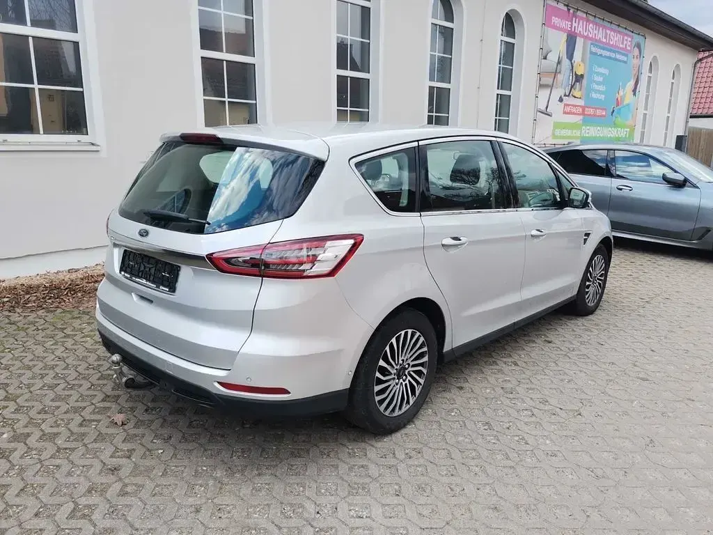 Gebraucht Ford S-MAX Titanium 150 PS (110 kW) 2019 Silber Van / Kleinbus