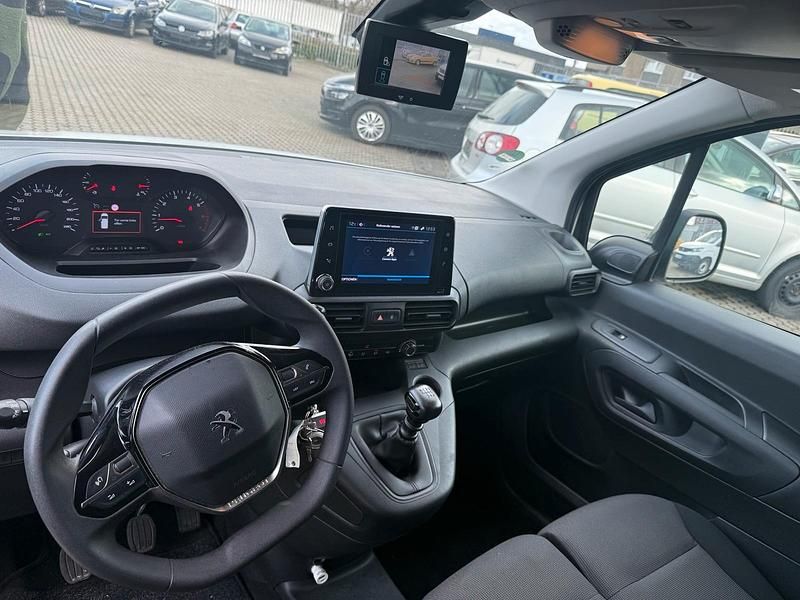 Gebraucht Peugeot Partner 2021 Weiß Van / Kleinbus