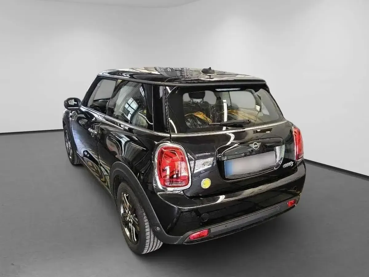 Gebraucht Mini Cooper SE Essential 135 kW (184 PS) 2023 Schwarz Kleinwagen