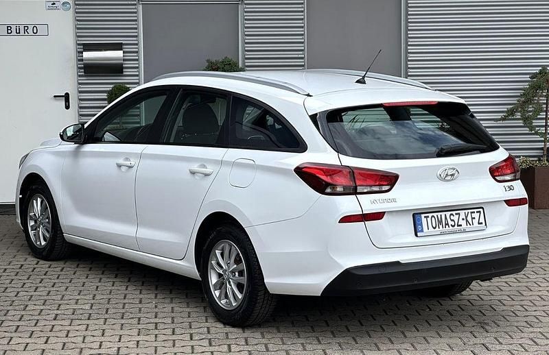 Gebraucht Hyundai i30 Trend 120 PS (88 kW) 2017 Weiß Kombi