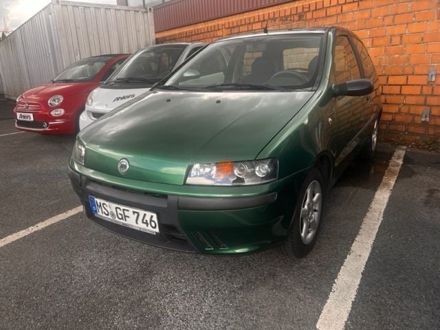 Grün Gebraucht 2001 Fiat Punto Kleinwagen | 750 € (Superpreis) - Bild 1/4