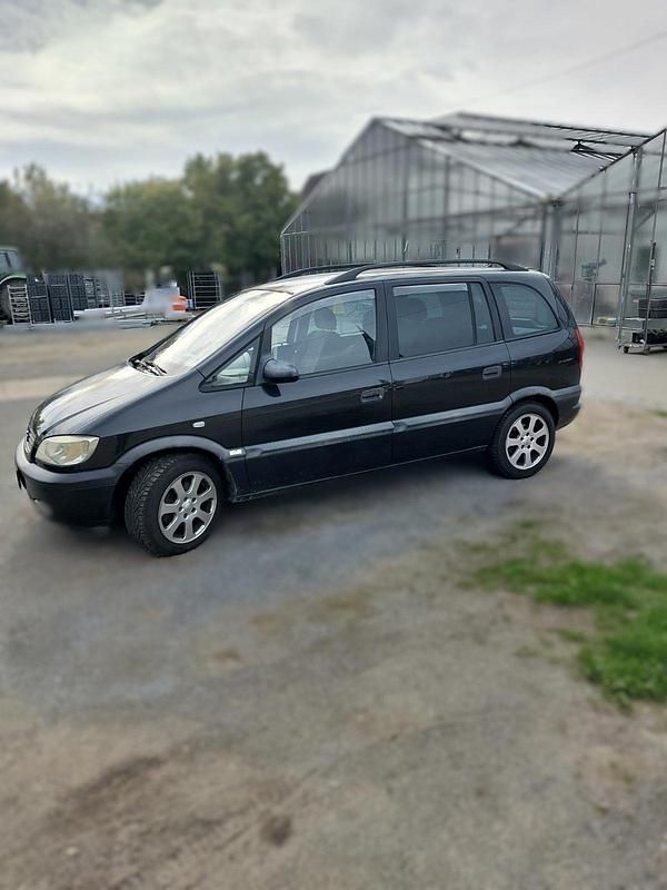 Schwarz Gebraucht 2001 Opel Zafira Van / Kleinbus | 2.600 € (Fairer Preis) - Bild 1/4