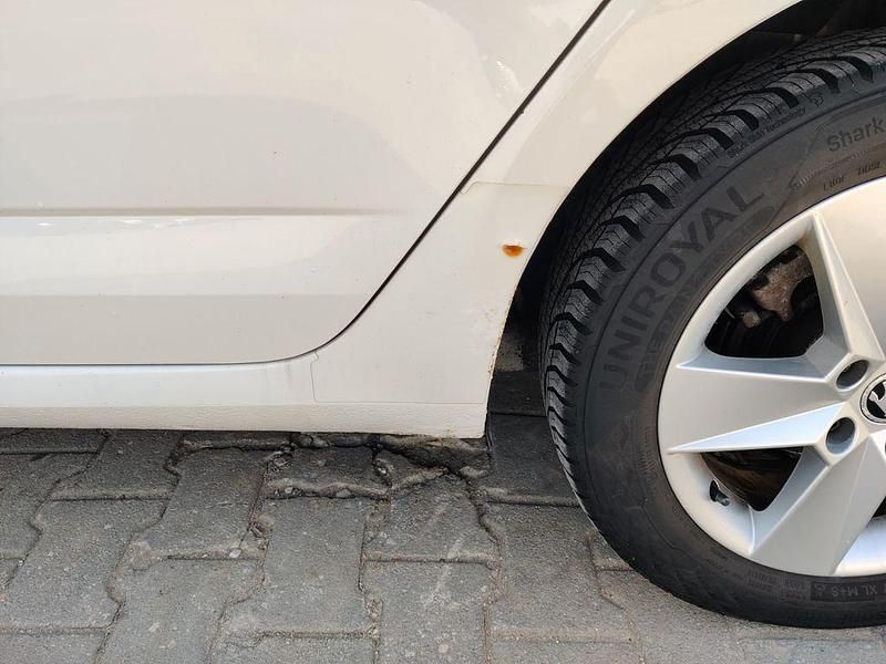 Gebraucht Skoda Octavia Ambition 140 PS (102 kW) 2013 Weiß Limousine