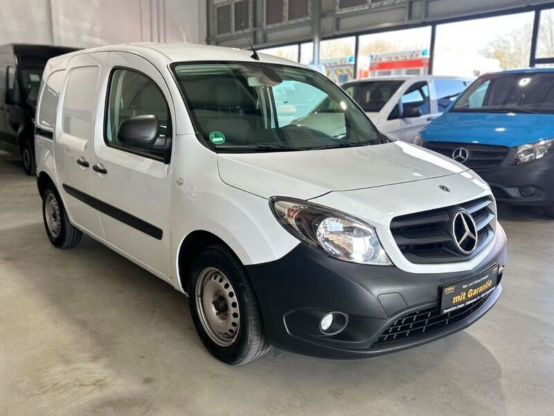 Weiß Gebraucht 2021 Mercedes Citan 109 Van / Kleinbus | 10.400 € (Superpreis) - Bild 1/4
