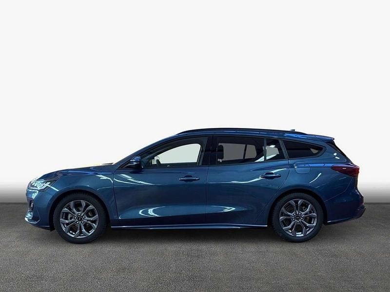 Gebraucht Ford Focus ST-Line X 125 PS (91 kW) 2024 Chrome blue metallic Kombi