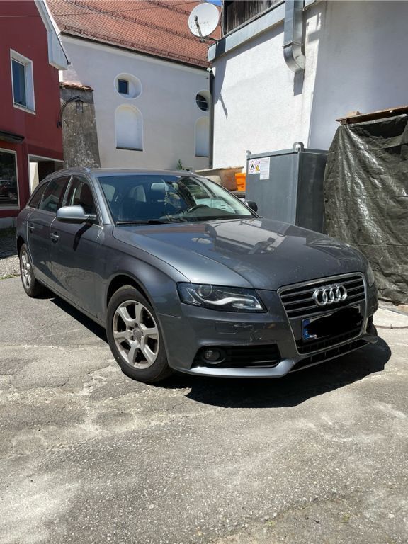 Grau Gebraucht 2014 Audi A4 Ambiente Kombi | 10.499 € (Superpreis) - Bild 1/4