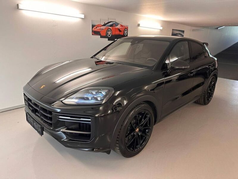 Schwarz Gebraucht 2024 Porsche Cayenne Turbo E-Hybrid SUV | 209.900 € (Teuer) - Bild 1/4
