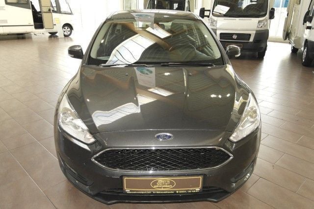 Gebraucht Ford Focus Business Edition 116 PS (85 kW) 2015 Grau metallic Limousine