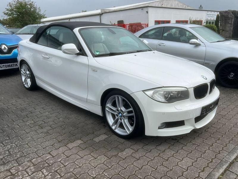 Weiß Gebraucht 2012 BMW 120 Cabriolet Cabrio | 7.690 € (Fairer Preis) - Bild 1/4