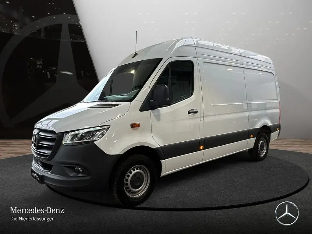 Używany Mercedes Sprinter 170 KM (125 kW) 2024 Biały Van