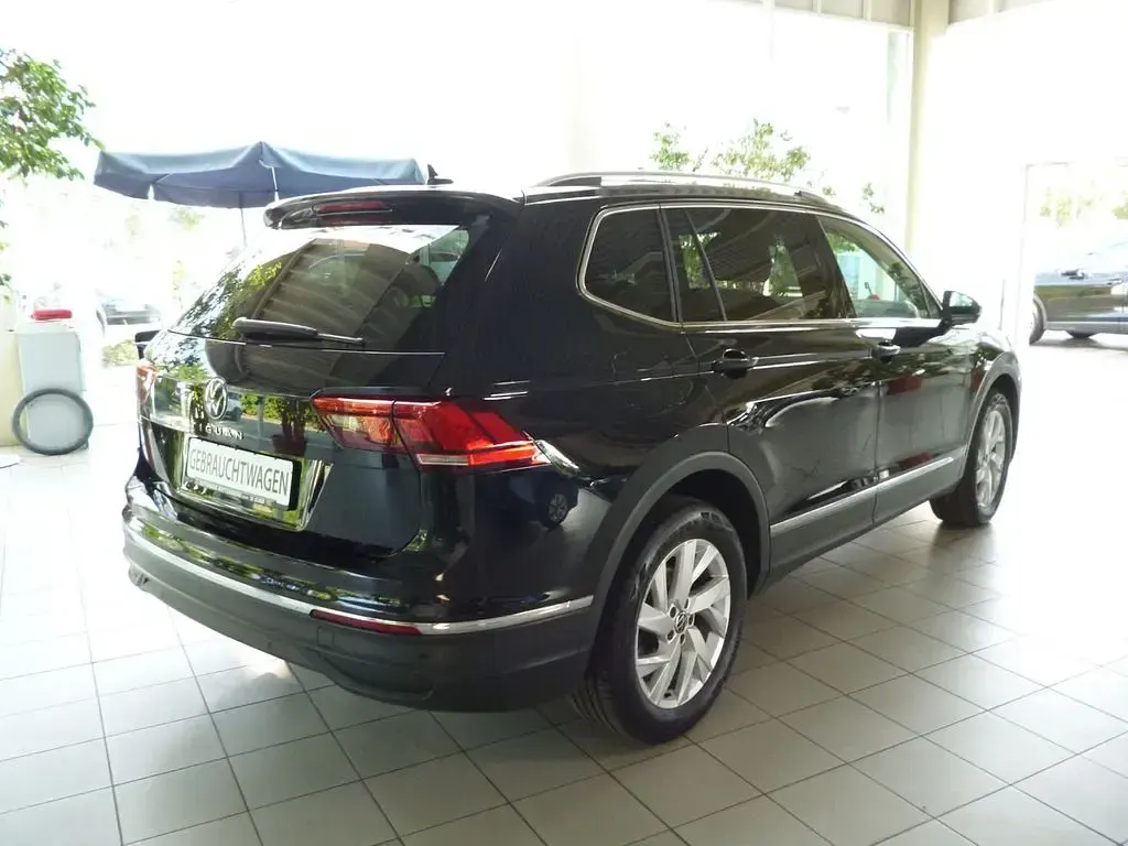 Gebraucht VW Tiguan Allspace Life 150 PS (110 kW) 2022 Schwarz SUV