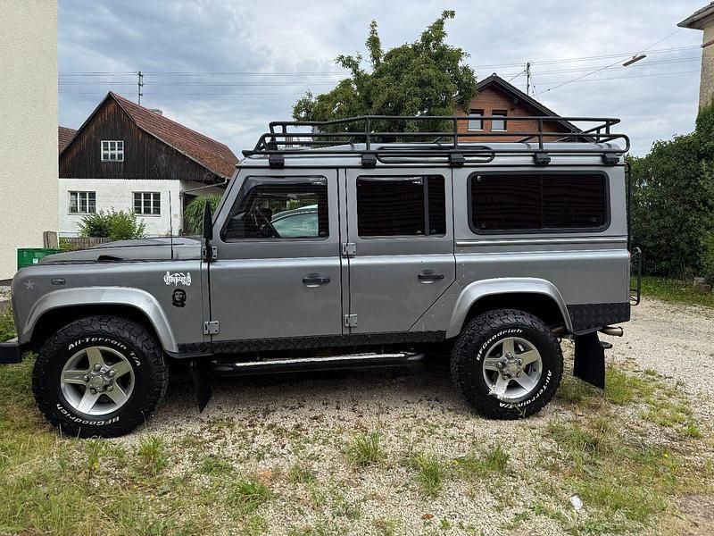 Gebraucht Land Rover Defender SE 122 PS (89 kW) 2012 Grau SUV
