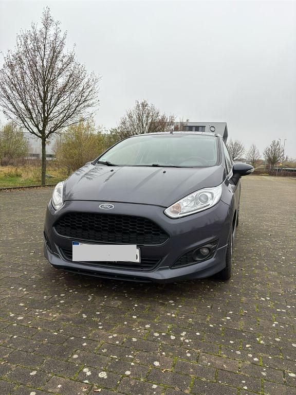 Grau Gebraucht 2013 Ford Fiesta Sport Coupé | 2.900 € (Superpreis) - Bild 1/4