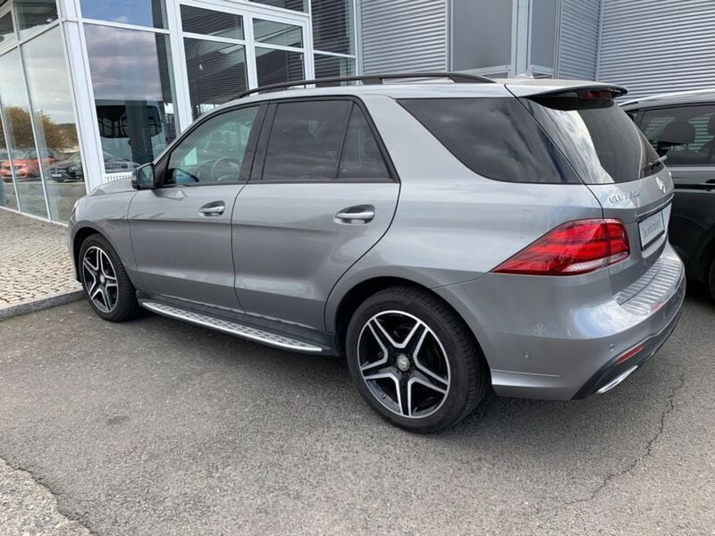 Grau Gebraucht 2016 Mercedes GLE350 AMG line SUV | 25.800 € (Etwas zu teuer) - Bild 1/1
