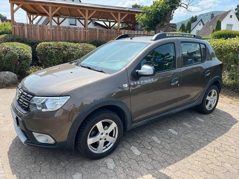 Gebraucht 2018 Dacia Sandero Stepway Kleinwagen | 10.800 € (Etwas zu teuer) - Bild 1/4