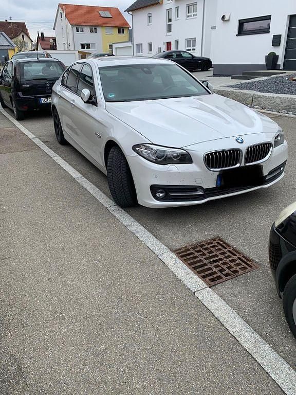 Gebraucht BMW 520 Comfort Edition 190 PS (139 kW) 2016 Weiß Limousine