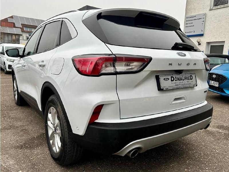 Gebraucht Ford Kuga Titanium 224 PS (164 kW) 2022 Frostweiß SUV