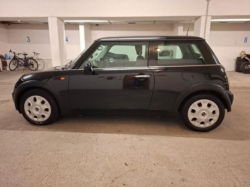 Gebraucht Mini ONE 90 PS (66 kW) 2004 Schwarz Kleinwagen
