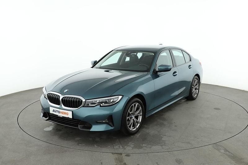 Blau Gebraucht 2021 BMW 320 Sport Line Limousine | 28.060 € (Superpreis) - Bild 1/4