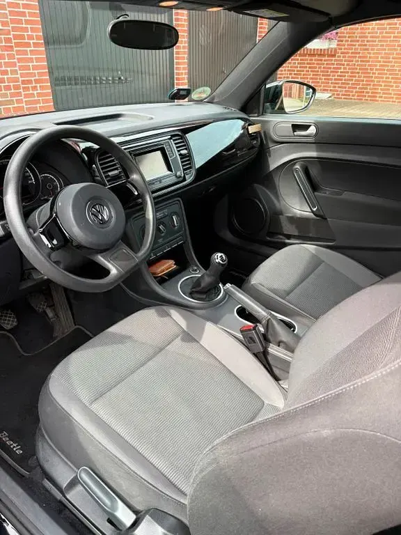 Gebraucht VW Beetle 105 PS (77 kW) 2016 Schwarz Kleinwagen