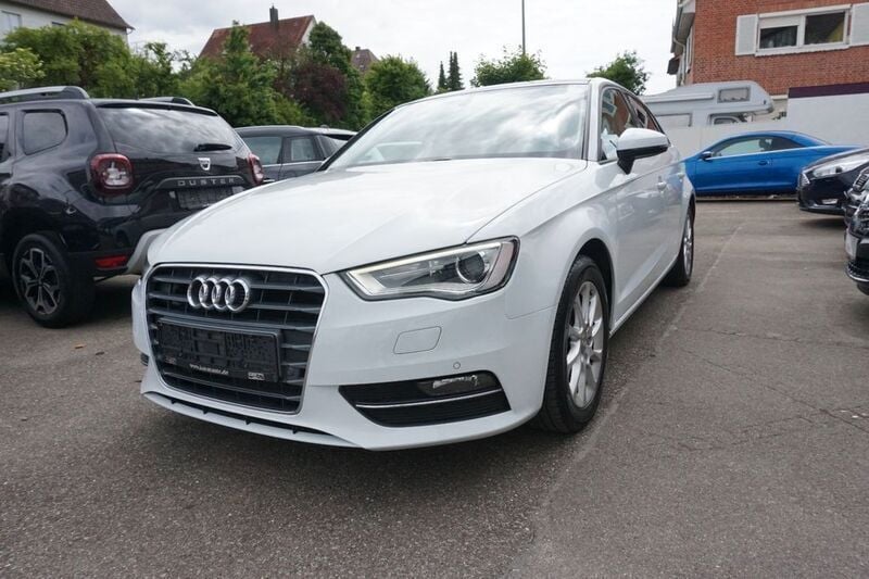 Weiß Gebraucht 2013 Audi A3 Sportback Attraction Limousine | 8.750 € (Fairer Preis) - Bild 1/4