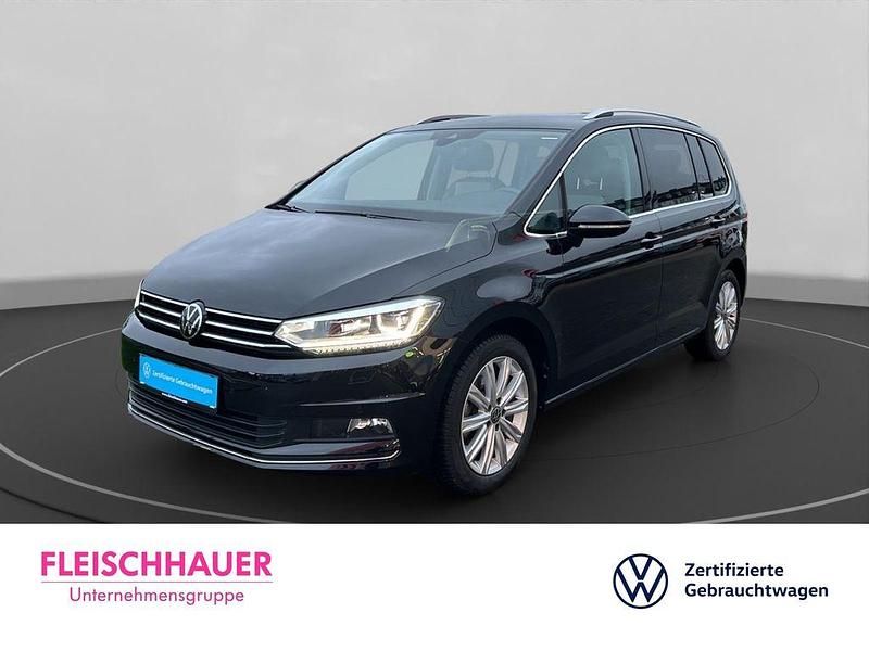 Schwarz Gebraucht 2024 VW Touran Highline Van / Kleinbus | 37.290 € (Etwas zu teuer) - Bild 1/4