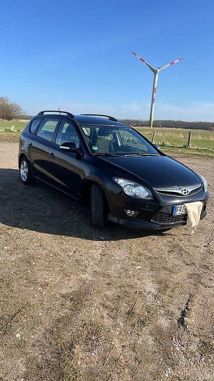 Gebraucht Hyundai i30 Classic 109 PS (80 kW) 2012 Schwarz Kombi