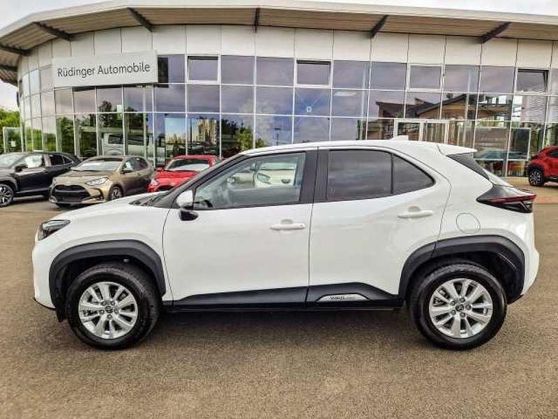 Gebraucht Toyota Yaris Hybrid Comfort 116 PS (85 kW) 2023 Schneeweiß SUV