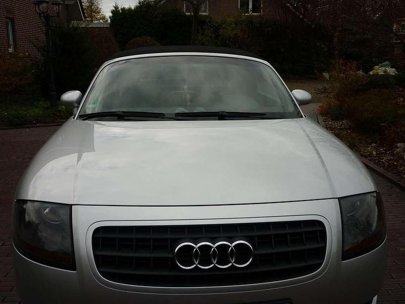 Silber Gebraucht 2004 Audi TT Roadster Cabrio | 8.350 € (Fairer Preis) - Bild 1/4