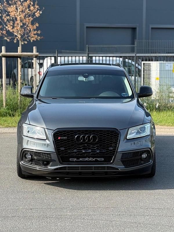 Grau Gebraucht 2015 Audi SQ5 Competition SUV | 22.890 € (Teuer) - Bild 1/4