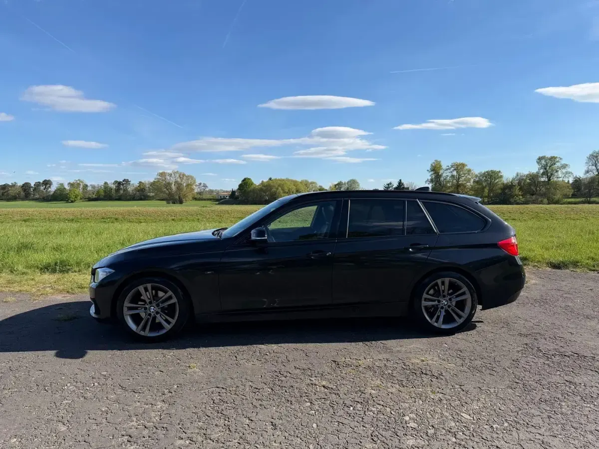 Gebraucht BMW 320 Sport Line 184 PS (135 kW) 2013 Schwarz Kombi