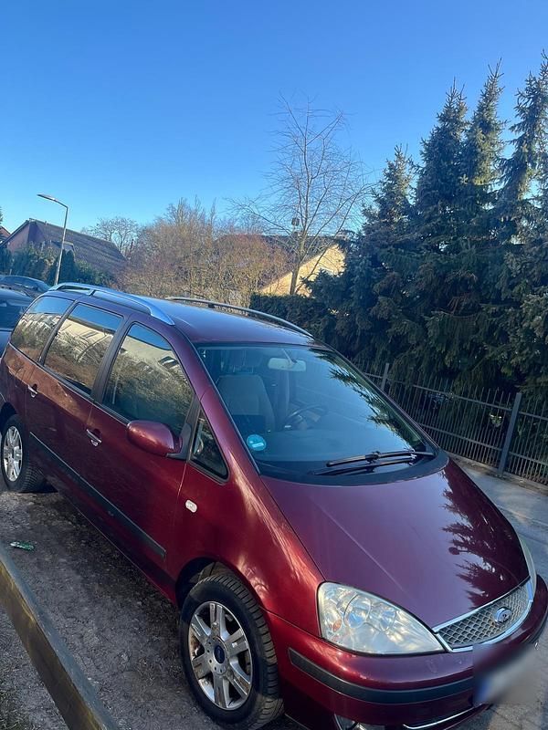 Second-hand Ford Galaxy 116 CP (85 kW) 2005 Roșu Monovolum