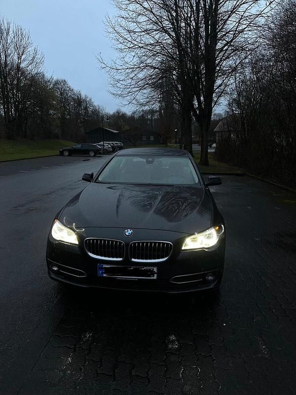 Gebraucht BMW 530 258 PS (189 kW) 2015 Grau Limousine