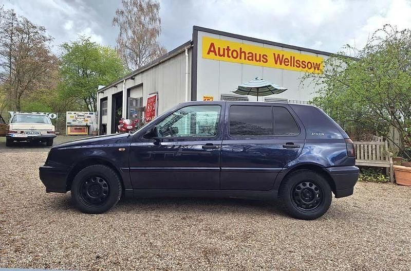 Gebraucht VW Golf III 60 PS (44 kW) 1997 Blau Limousine