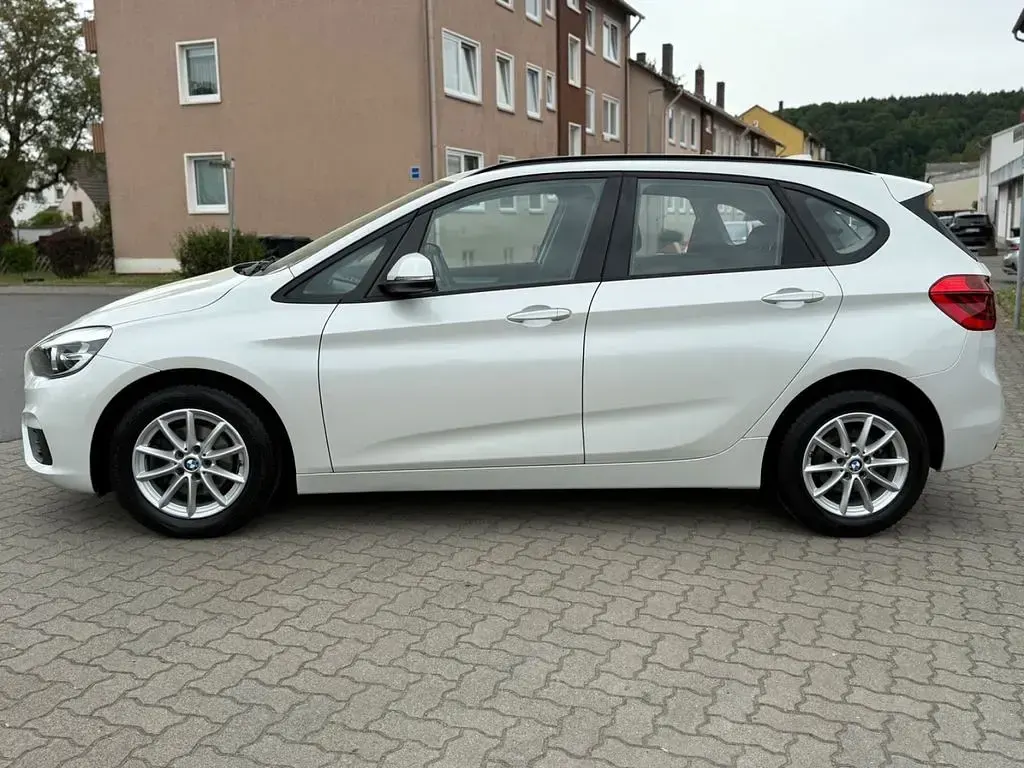 Gebraucht BMW 216 Active Tourer Advantage 116 PS (85 kW) 2017 Weiß Van / Kleinbus