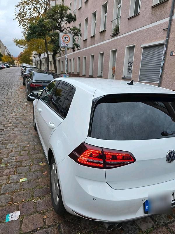 Weiß Gebraucht 2016 VW Golf VII GTE Limousine | 14.000 € (Superpreis) - Bild 1/4