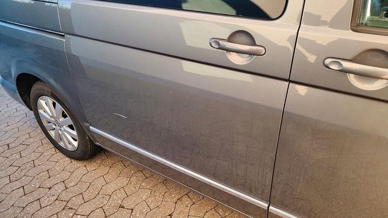 Gebraucht VW Multivan 180 PS (132 kW) 2013 Grau Van