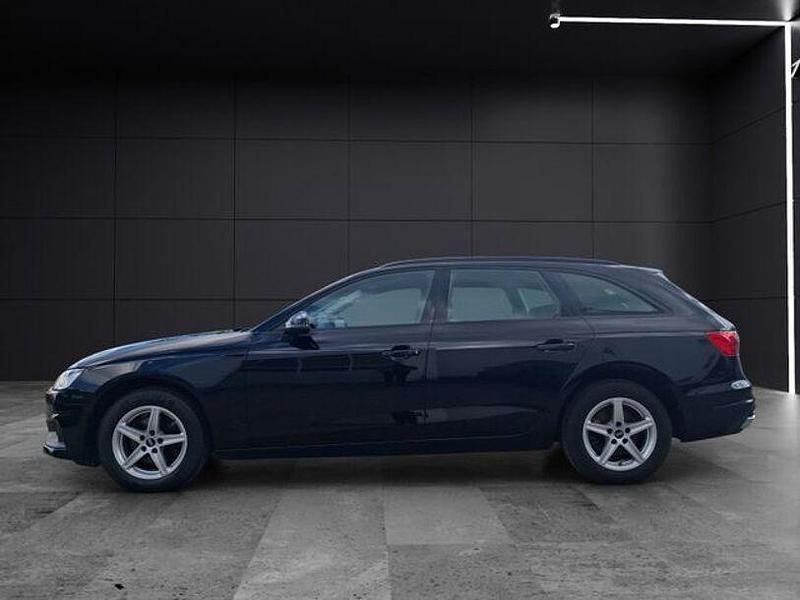 Gebraucht Audi A4 Sport 163 PS (119 kW) 2022 Schwarz Kombi