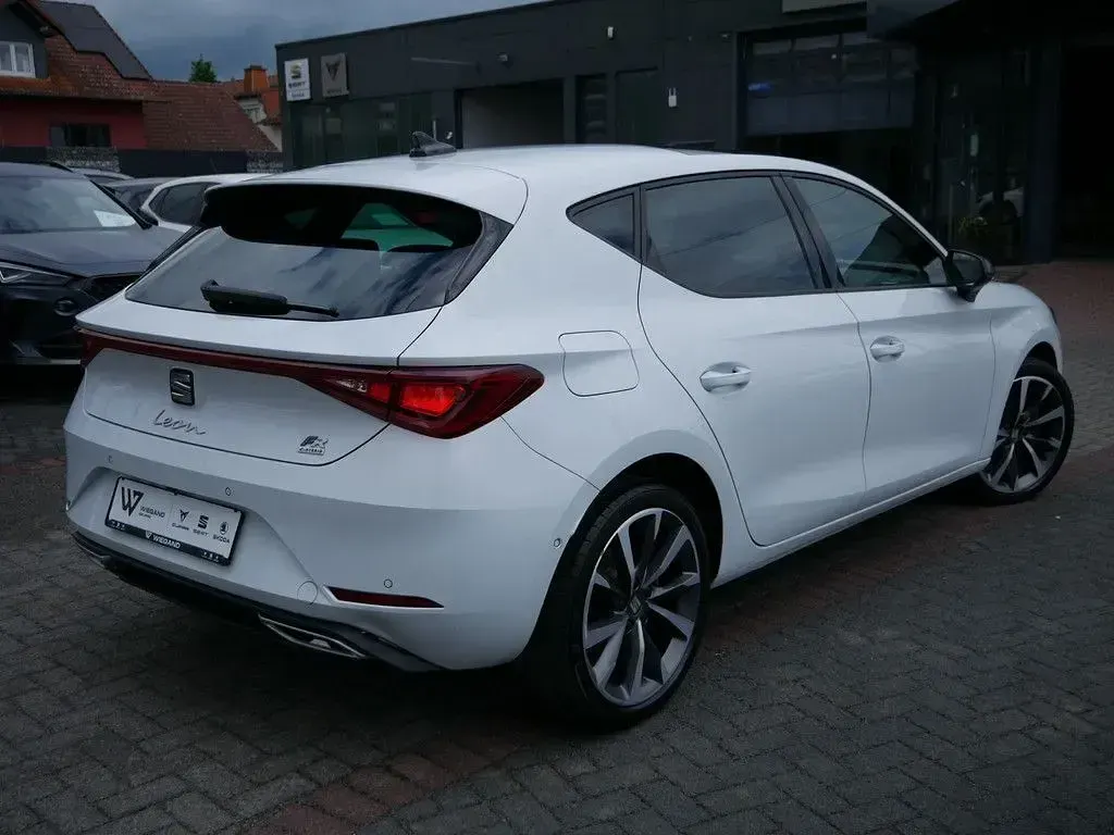 Gebraucht Seat Leon FR 204 PS (150 kW) 2021 Weiß Limousine