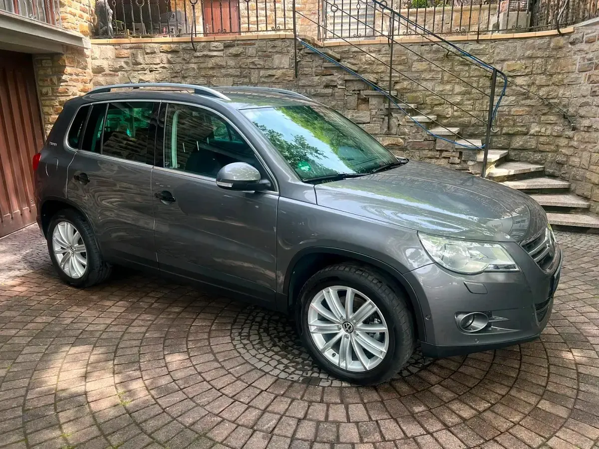 Gebraucht VW Tiguan 150 PS (110 kW) 2010 Grau SUV