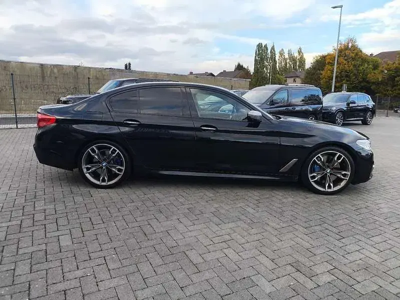 Gebraucht BMW 550 462 PS (339 kW) 2018 Schwarz Limousine
