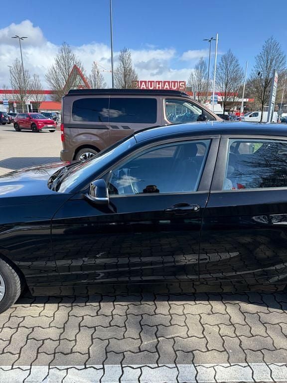 Gebraucht BMW 116 122 PS (89 kW) 2012 Schwarz Kleinwagen