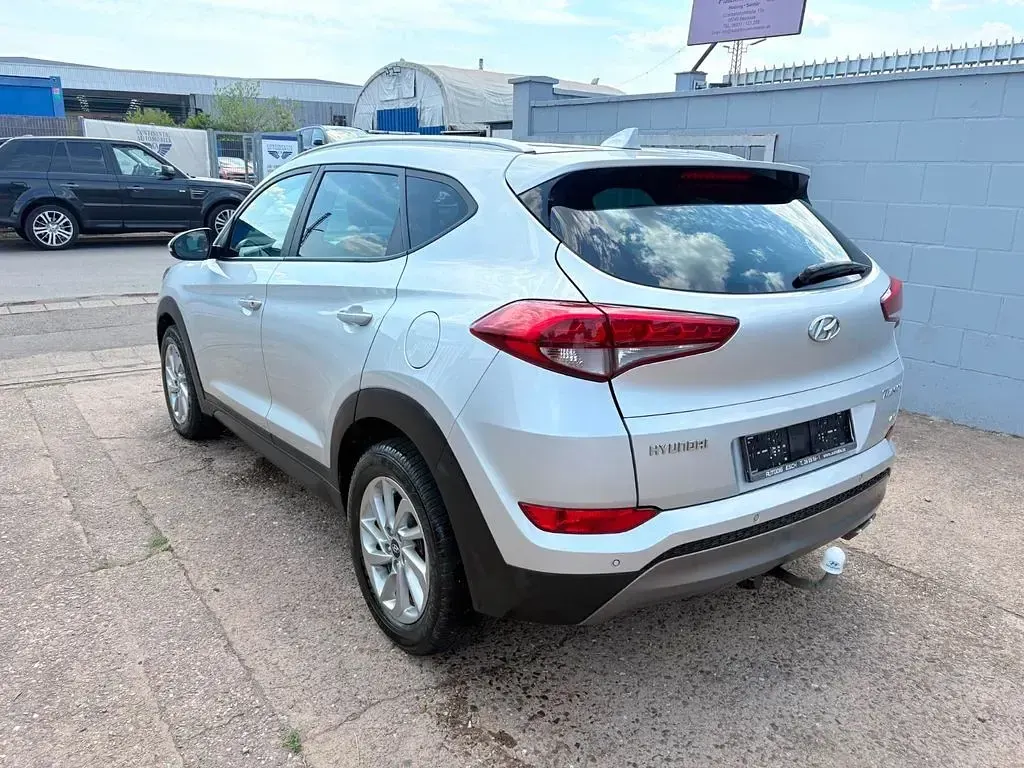 Gebraucht Hyundai Tucson Style 185 PS (136 kW) 2016 Silber SUV