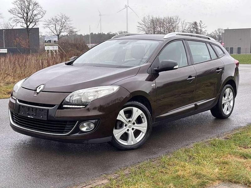 Braun Gebraucht 2012 Renault Mégane GrandTour Bose Edition Kombi | 3.450 € (Fairer Preis) - Bild 1/4